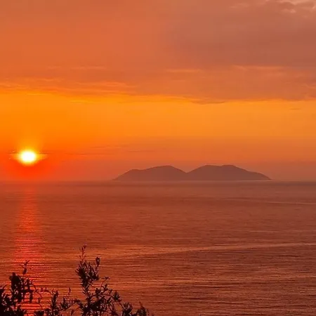 Casa Hitaj * Vlorë